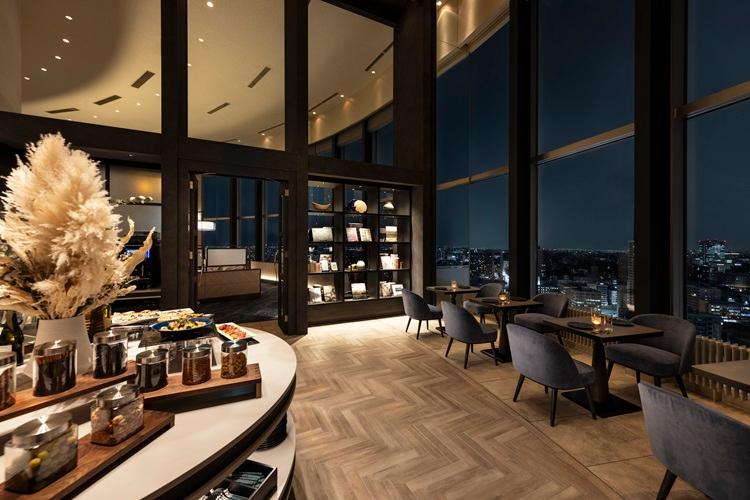 クラブラウンジではカクテルタイムもご利用いただけます。札幌の夜景をご覧いただきながらプリンスホテルでの夜をお愉しみください。(クラブフロアご宿泊者さま専用ラウンジ)<BR>