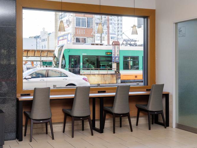 【フロント共用スペース】