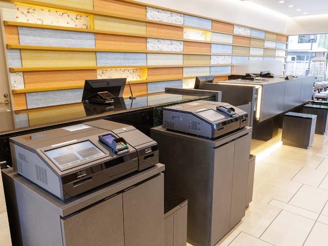 【フロント】自動チェックイン機でスピーディーにチェックイン・アウトが可能