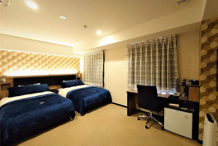 ユニバーサルツイン　２８平米・１２０cmベッド