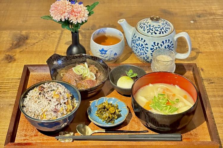 馬すじ煮込みとだご汁定食