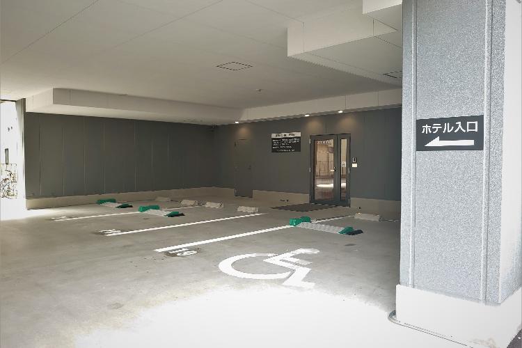ホテル駐車場