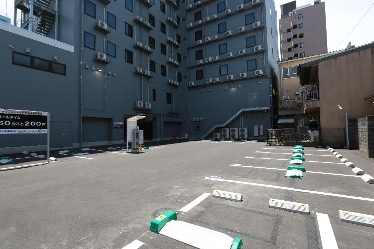 ホテル駐車場