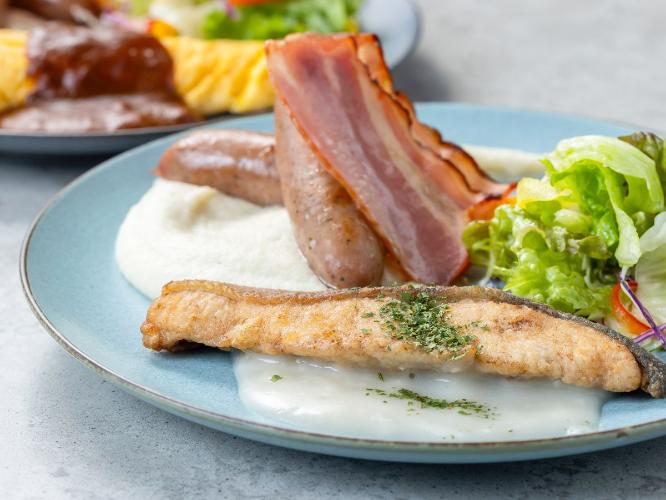 ◆朝食|サーモンムニエル(メインは全3種類から選択)