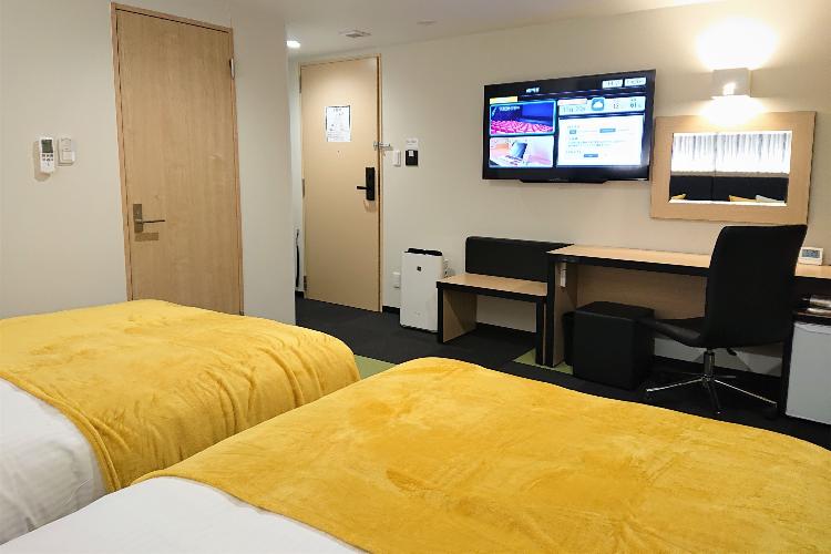 ツインB / １３０ｃｍダブルベッド×２台