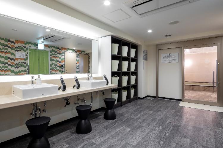 男性大浴場　脱衣所