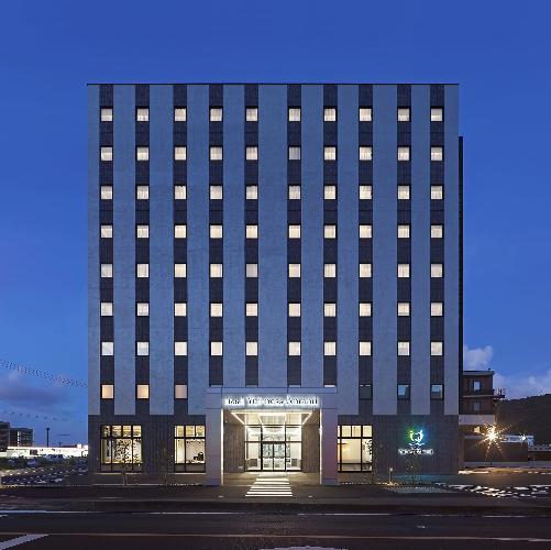 外観 西面 夜景