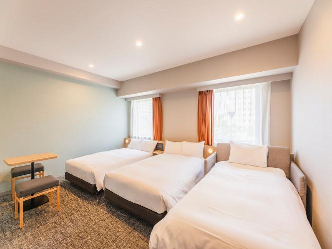 ユニバーサルツイン+ソファベッド