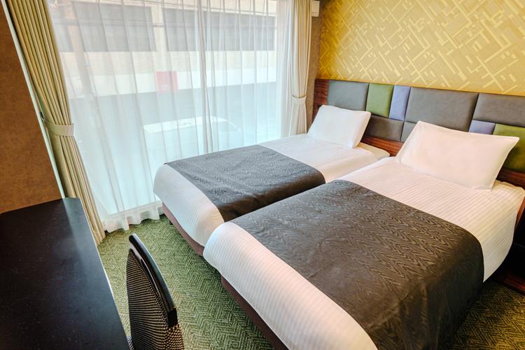 ツインルーム 広さ:15〜17平米 / ベッド幅:90cm×2台