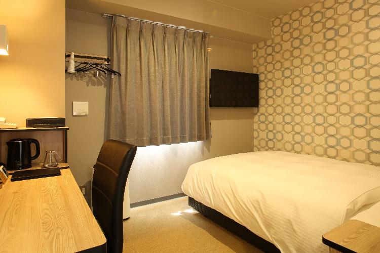 シングルルーム■16平米■140cmダブルベッド■2名1室利用の場合は、ワンベッド2名利用