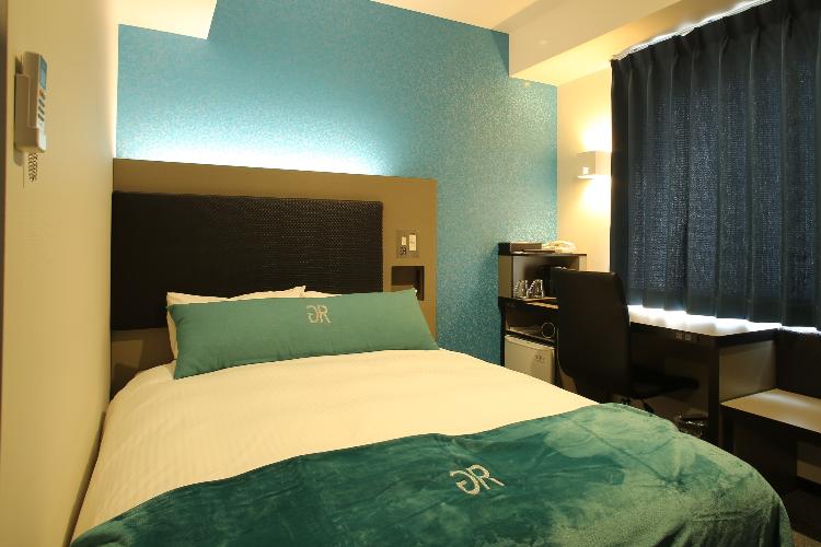 プレミアムルーム■18平米■140cmダブルベッド■2名1室利用の場合は、ワンベッド2名利用