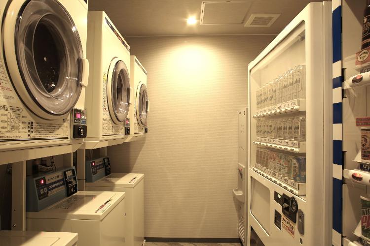 2F 自販機・製氷機・コインランドリー