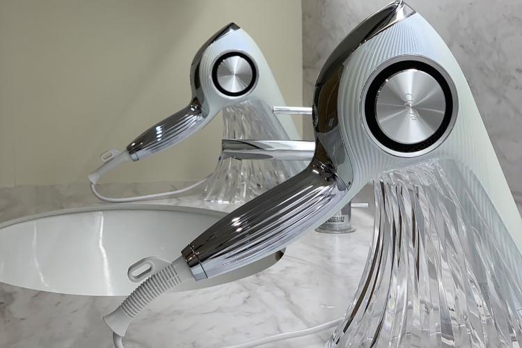 女子大浴場にReFa導入しました。