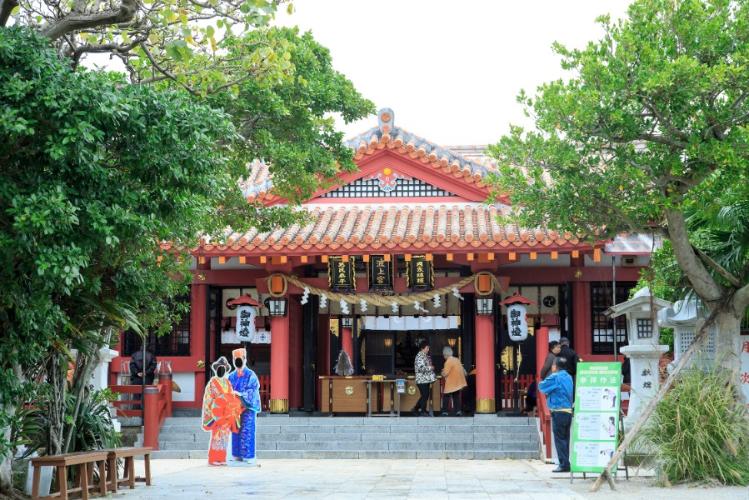 【提供元 那覇市】波上宮