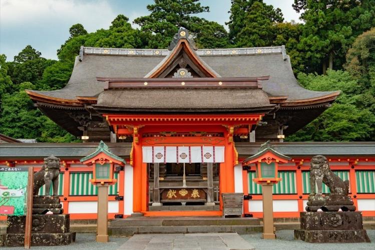 高良大社　写真提供：KTIE