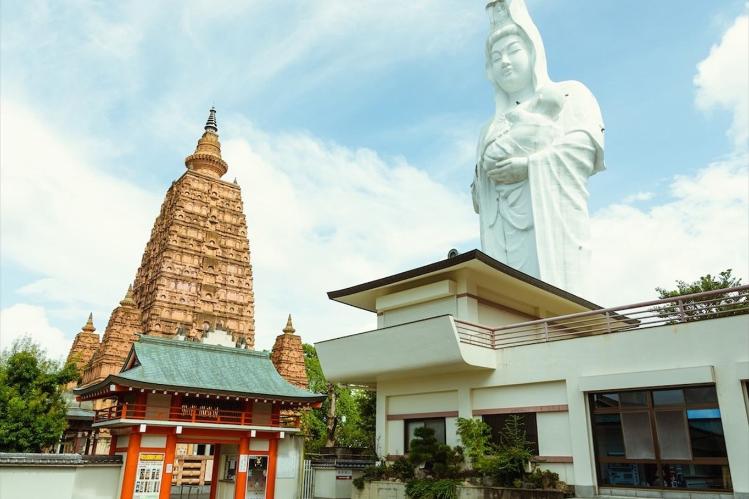 大本山成田山久留米分院　写真提供：KTIE