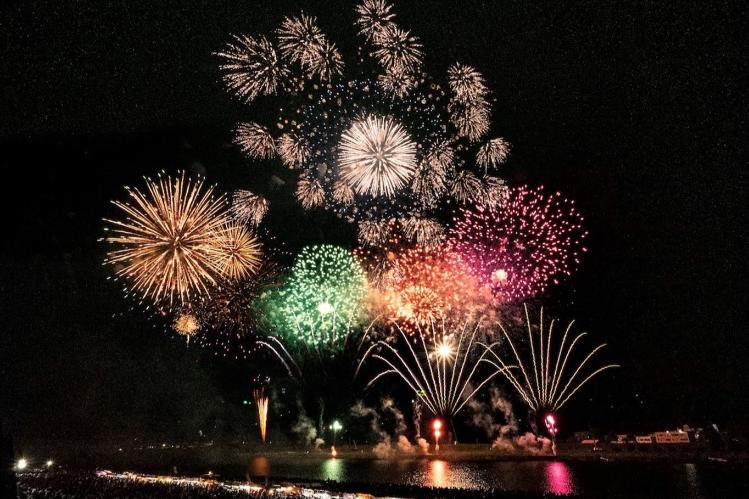 筑後川花火大会　写真提供：KTIE