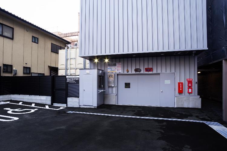 ホテル敷地内タワー駐車場