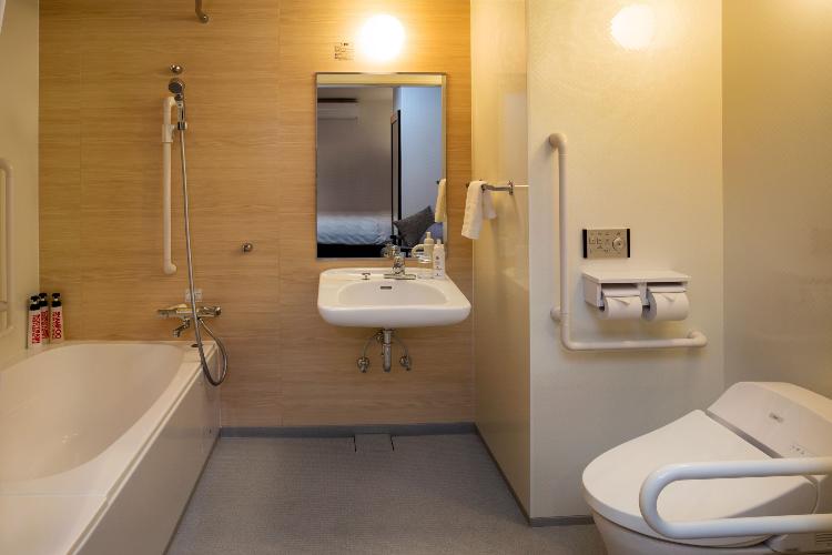 ユニバーサル　バリアフリー対応