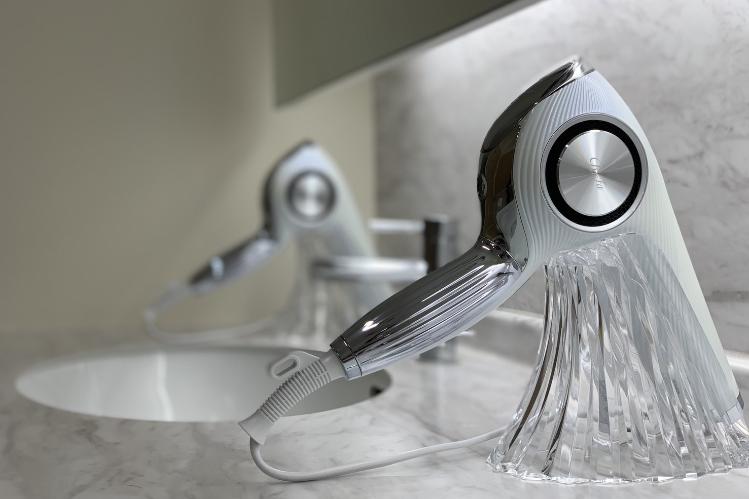 女性大浴場　脱衣所「リファ」ドライヤー