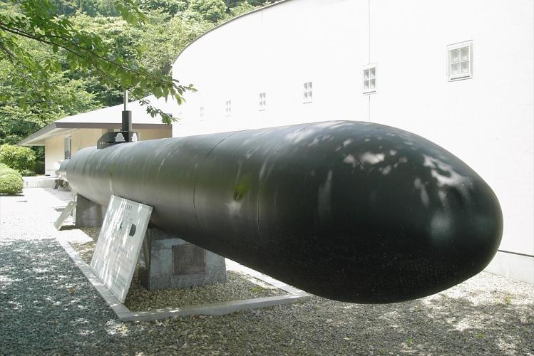 写真提供：周南観光コンベンション協会　回天レプリカ