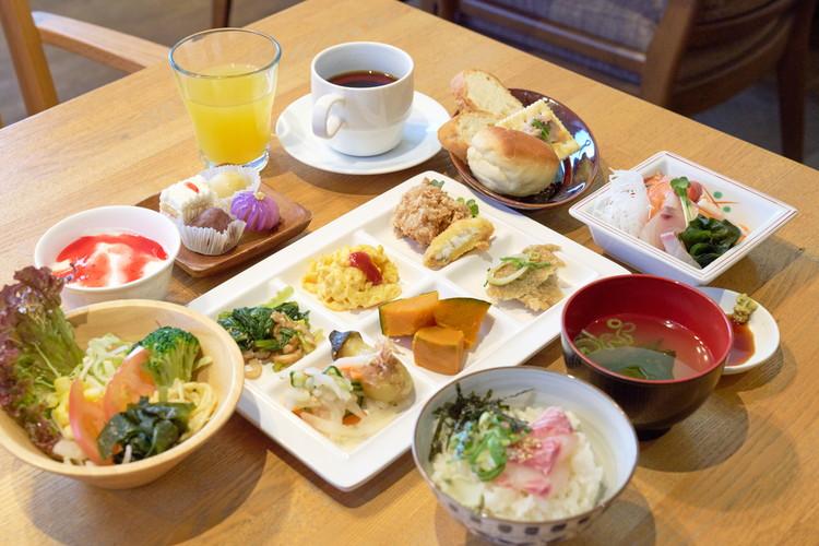 ■和洋30種類ビュッフェ（盛り付け例）