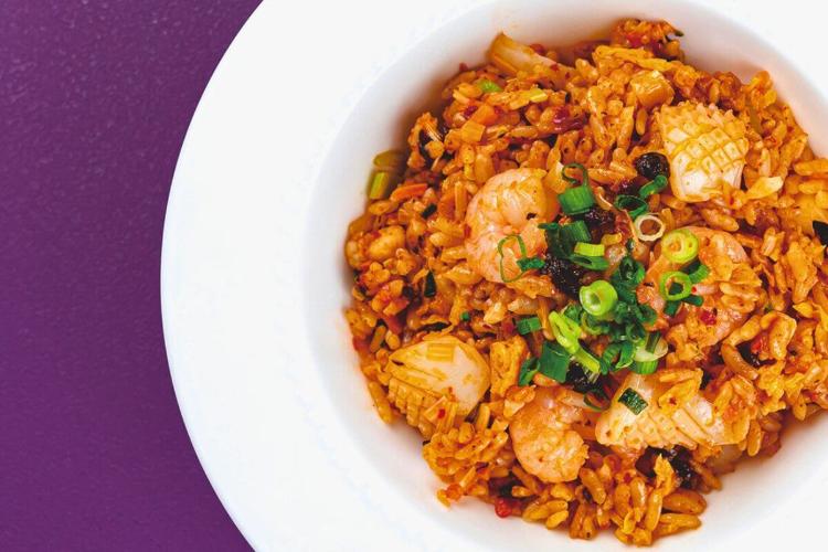 【2025-2026冬バイキング】今大注目の中華ラー油「ラオガンマー」を使った海鮮炒飯