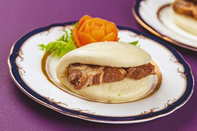 【2025-2026冬バイキング】神話ポークの角煮蒸しパン挟み