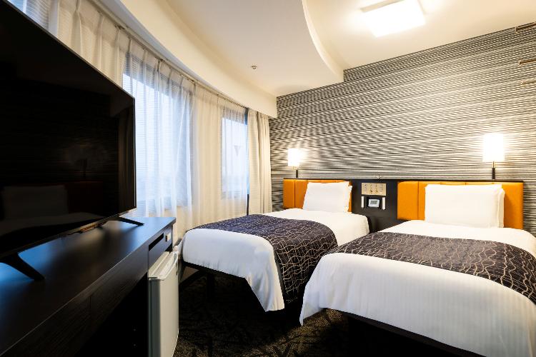 ツインルーム　広さ：12平米 / ベッド幅：100cm×2台