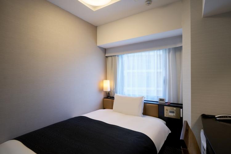 シングルルーム（広さ11平米／ベッド幅140cm）