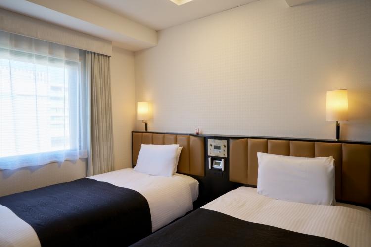 ツインルーム（広さ15平米／ベッド幅110cm×2台）