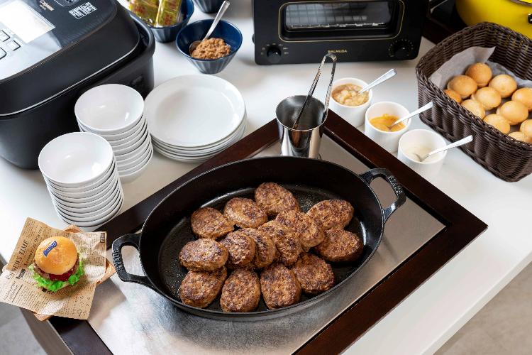 ハンバーグは、バンズに挟んでハンバーガーとしてもお楽しみいただけます♪