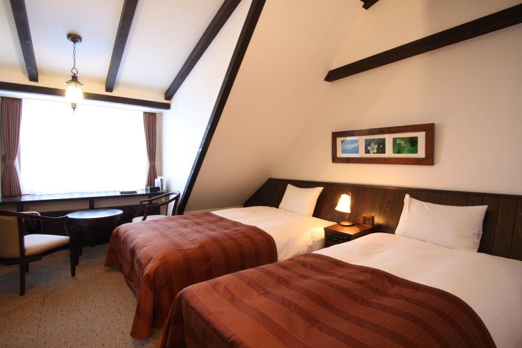 【コンフォートツイン/29平米】広めの室内には自然の明かりが差し込み明るい雰囲気に。