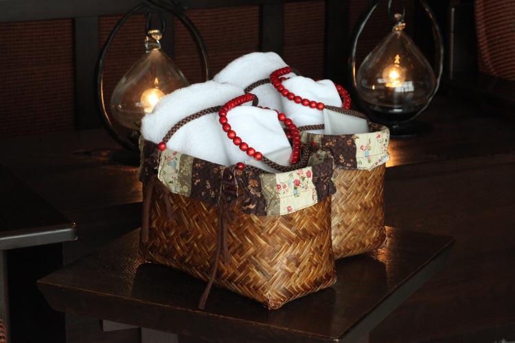 【客室備品】大浴場のお供には「湯かご」を。着替え等を入れてご利用ください。