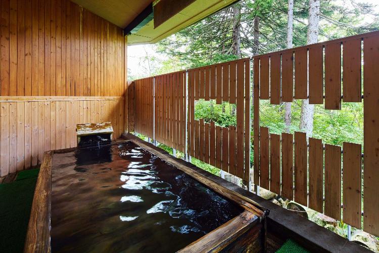 【貸切風呂/くぽの湯】露天貸切風呂はくぽの湯だけ。自然を感じて身も心もあたたまる。