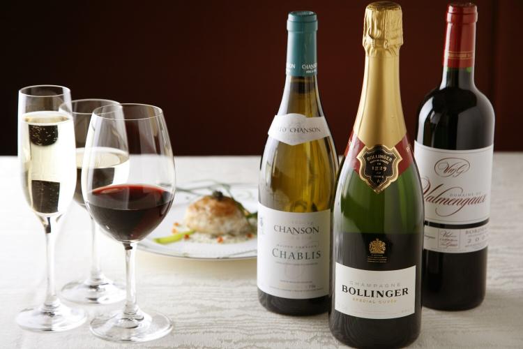 【本館1階/洋食レストラン-ノンノ-】料理に合うワインも数種ご用意しております。