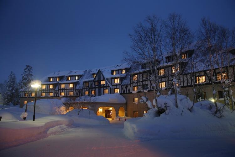 【外観/冬】ようこそ、神々の遊ぶ庭へ。