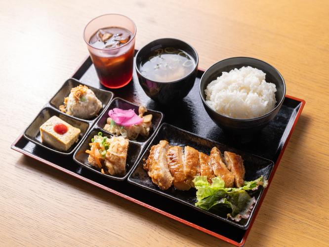 日替わり和朝食（鶏の味噌焼き）