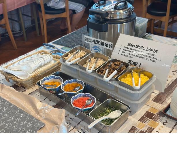 朝・夕バイキングには郷土料理鶏飯がついています。