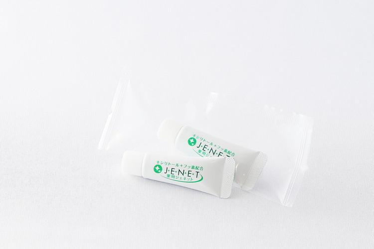 歯磨き粉をご用意。※アメニティバーから必要な分をお取りくださいませ。