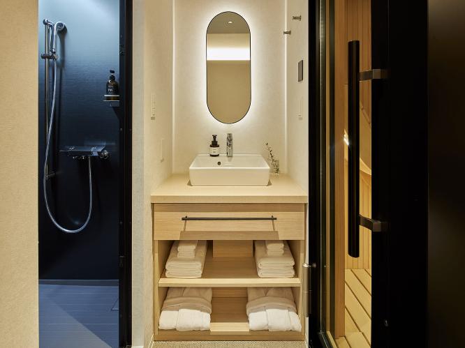 スタンダードクイーンwith SAUNAGE