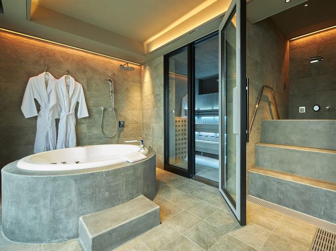 プレミアサウナバンクスイート