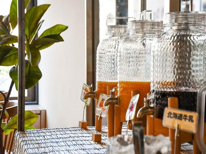 『１日を元気に始める朝食バイキング』ドリンクコーナー