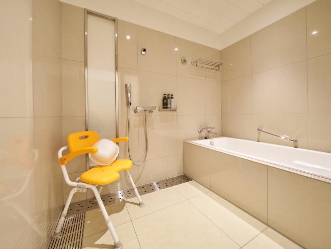 【バスルーム・ユニバーサルルーム】