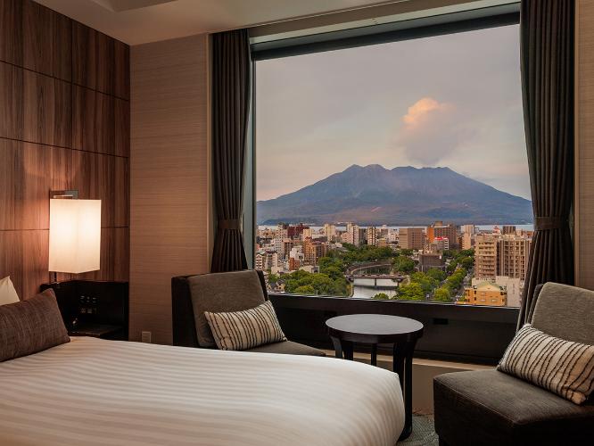 部屋から望む雄大な桜島