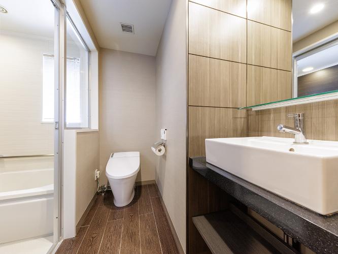 独立洗面台で広々とお使いいただけます