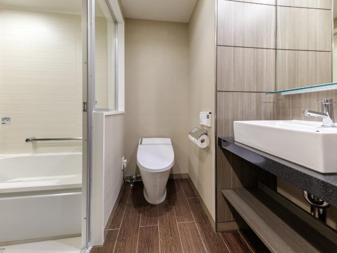 独立洗面台で広々とお使いいただけます