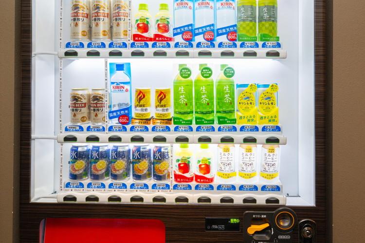 館内2階に自動販売機をご用意。