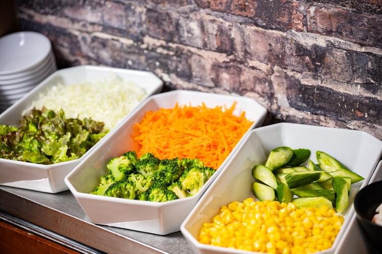 朝食ビュッフェ（60品目のラインナップ）