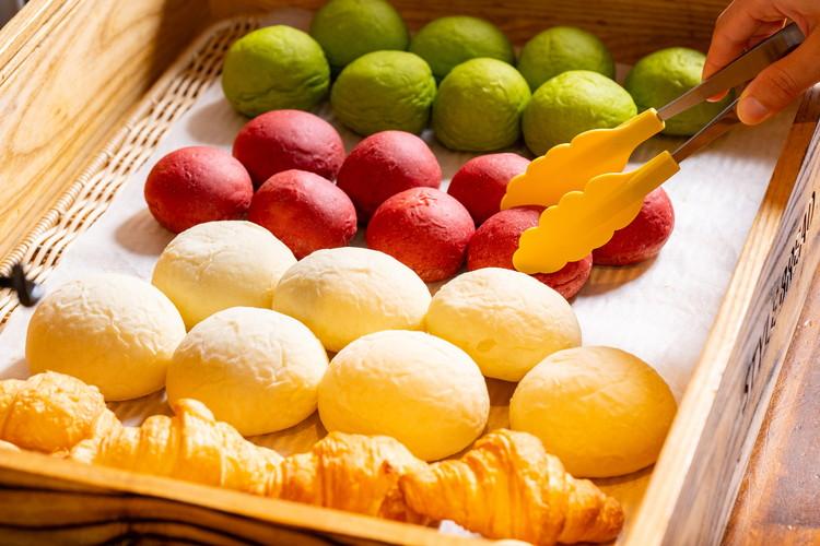 朝食ビュッフェ（60品目のラインナップ）